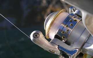 Как намотать леску и шнур на катушку безынерционную, инерционную и зимнюю