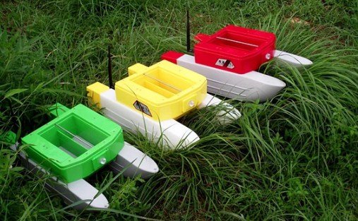 Как выбрать прикормочный кораблик для рыбалки и сделать своими руками