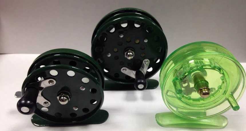 Выбираем катушки для зимней рыбалки для разных типов снастей и удочек