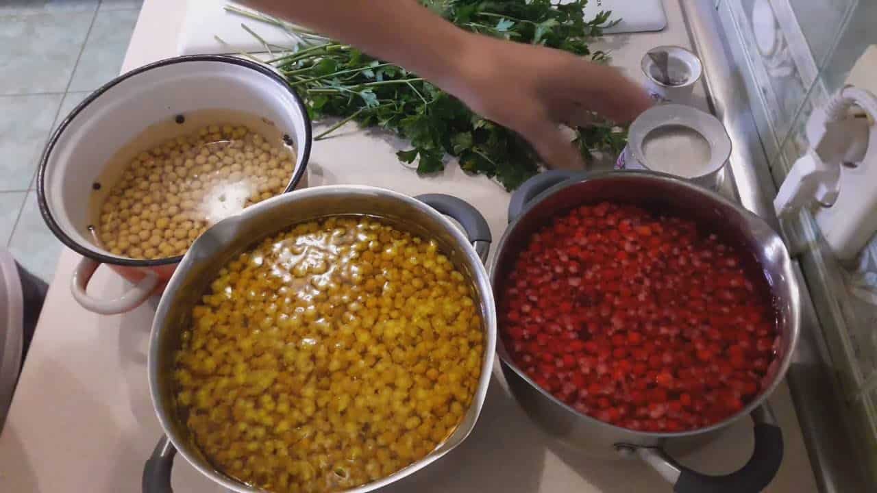 Как приготовить горох для рыбалки - как замочить, запарить и сварить