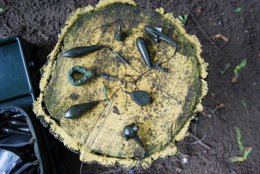 Как выбрать карповые грузила для течения, ила и других рыболовных ситуаций