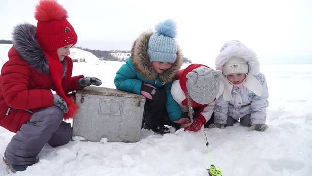 Лучшие костюмы и комбинезоны для зимней рыбалки женские, детские и мужские