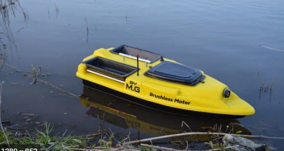 Как выбрать прикормочный кораблик для рыбалки и сделать своими руками