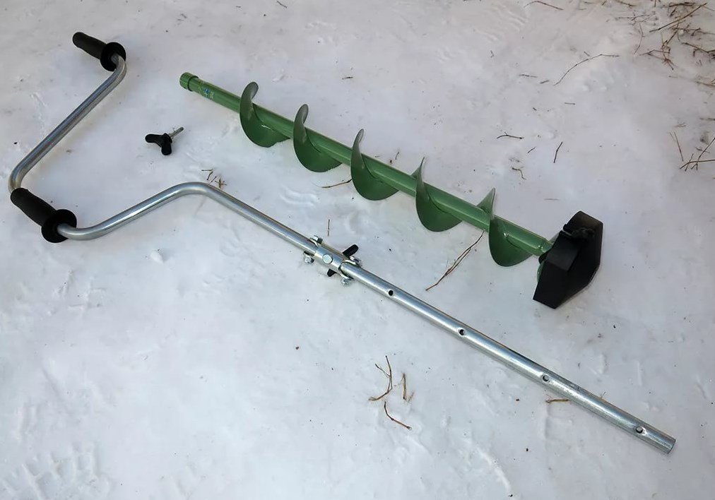 Как выбрать ледобур для зимней рыбалки: параметры, лучшие модели, цены 2025 года