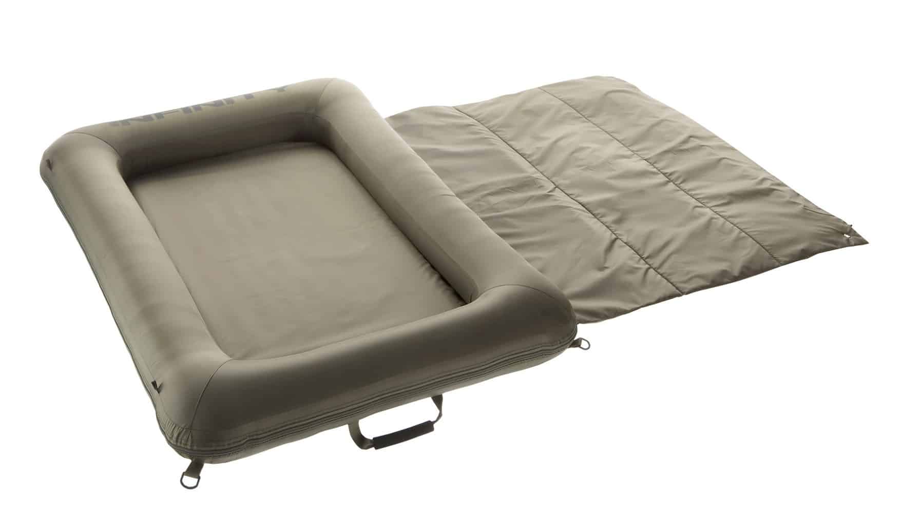 Карповый мат и другая экипировка для безопасности карпа