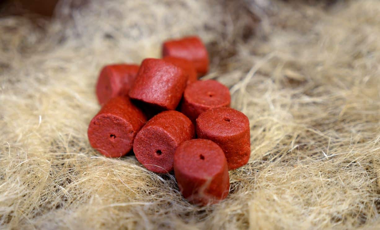 Что такое насадочный и прикормочный пеллетс, как его применять