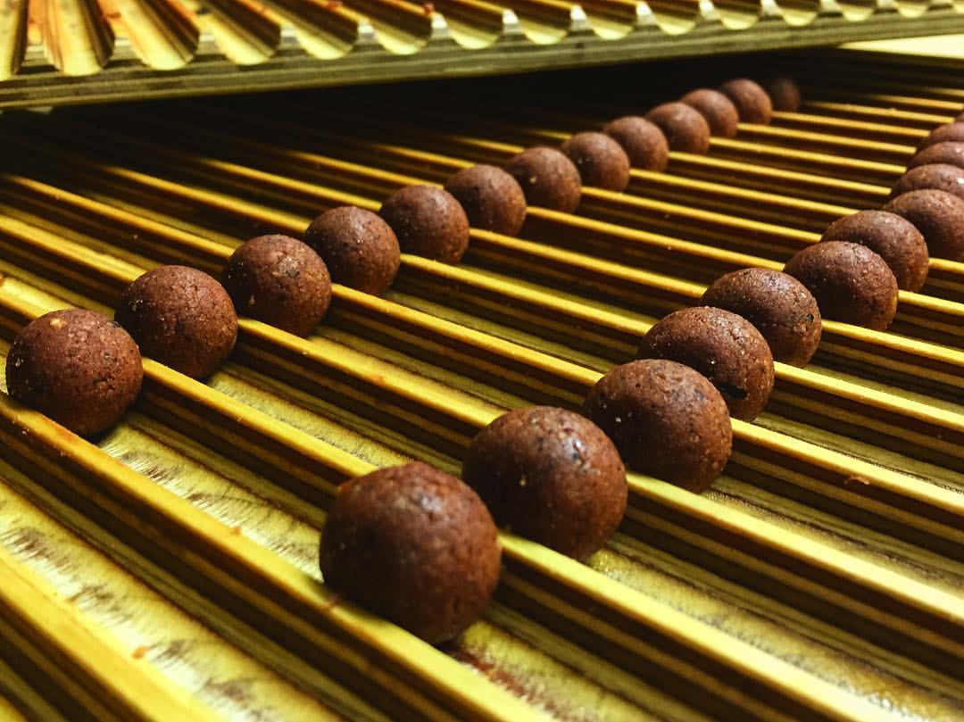 Раскаточная доска для изготовления бойлов: как сделать доску и бойлы