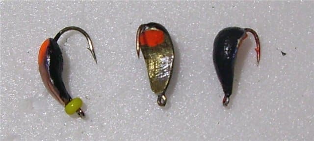 Безмотылка на окуня зимой: выбор мормышки, тактика и стратегия поиска и ловли