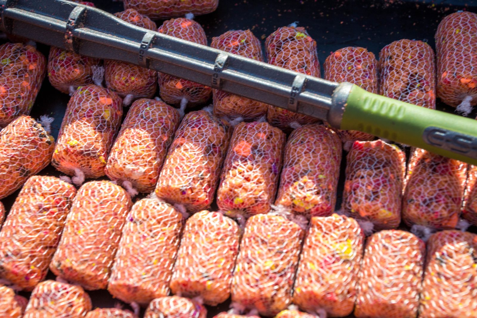 Кукуруза для рыбалки: приготовление, как варить, насаживать и ловить на зерна