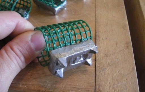 Фидерные кормушки для сильного течения - как выбрать и как использовать