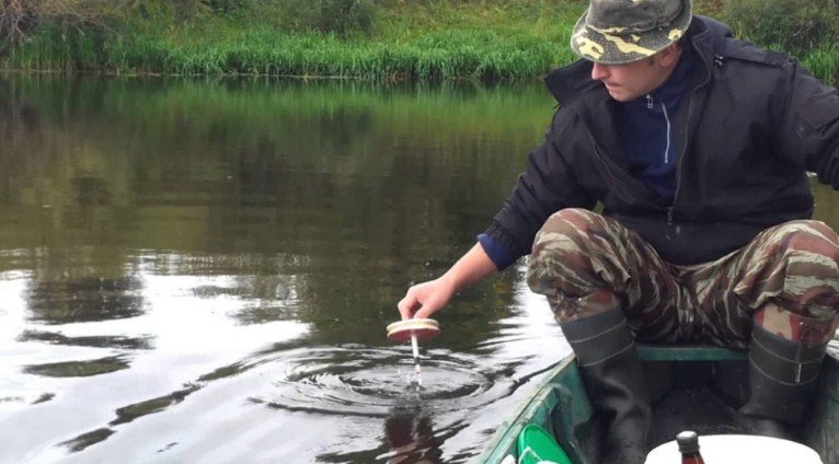 Ловля на кружки осенью: оснастка, установка на озере и реке
