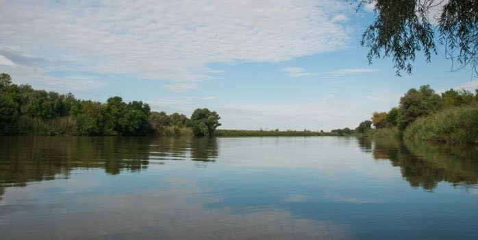 Рыбалка в Астрахани и Астраханской области осенью 2025 дикарем и на базах отдыха