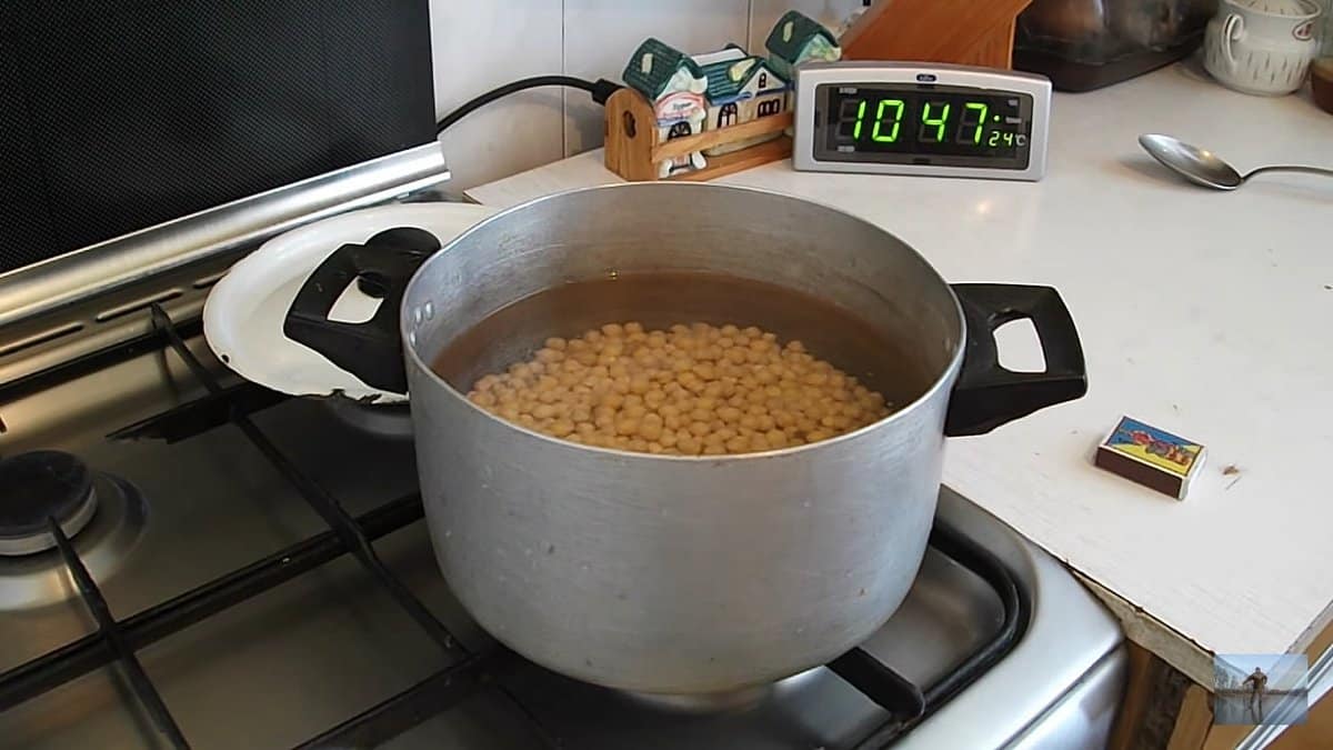 Как приготовить горох для рыбалки - как замочить, запарить и сварить