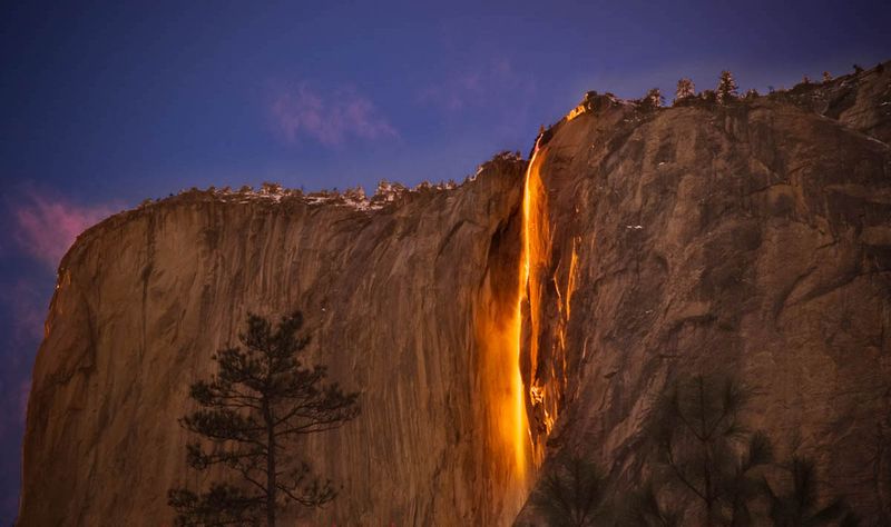 Огненный водопад