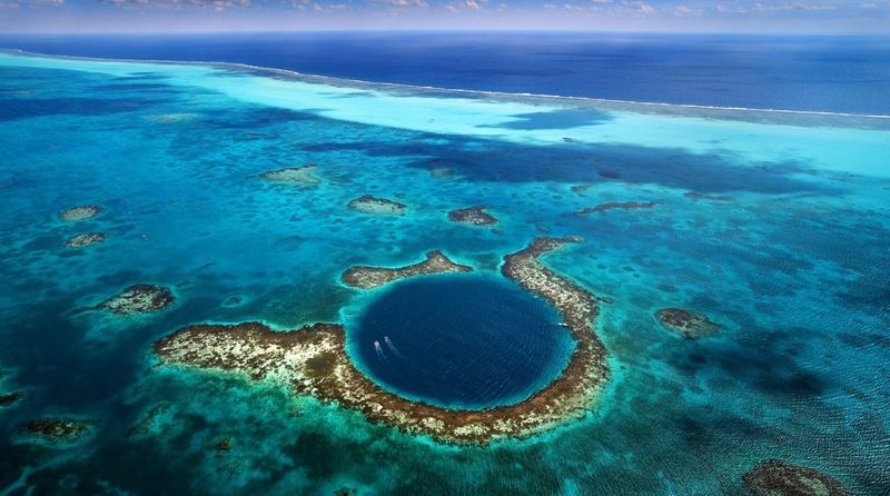 Большая голубая дыра