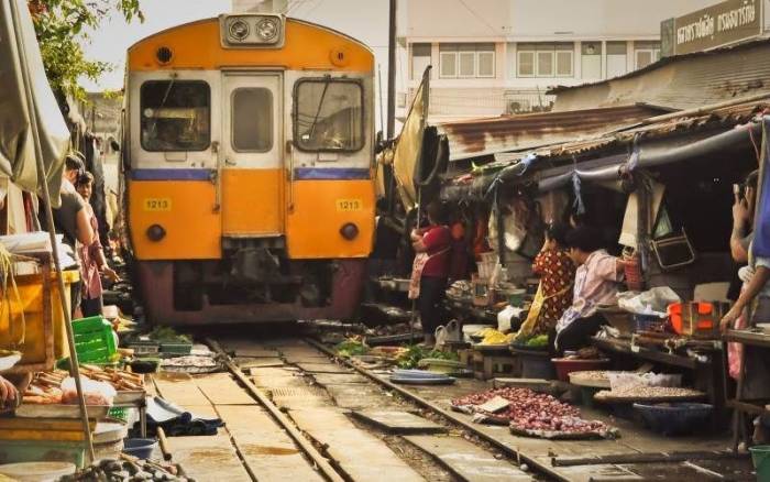 Рынок на рельсах