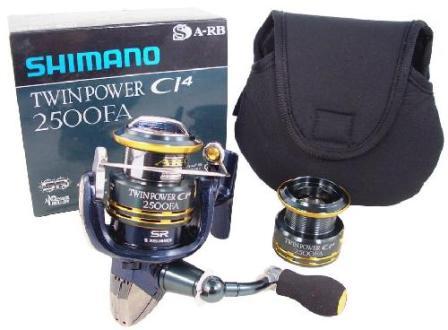 Хорошо бы иметь в арсенале запасные шпули, с разными диаметрами лески