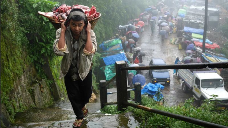 Индийский город Черапунджи - самый дождливый город