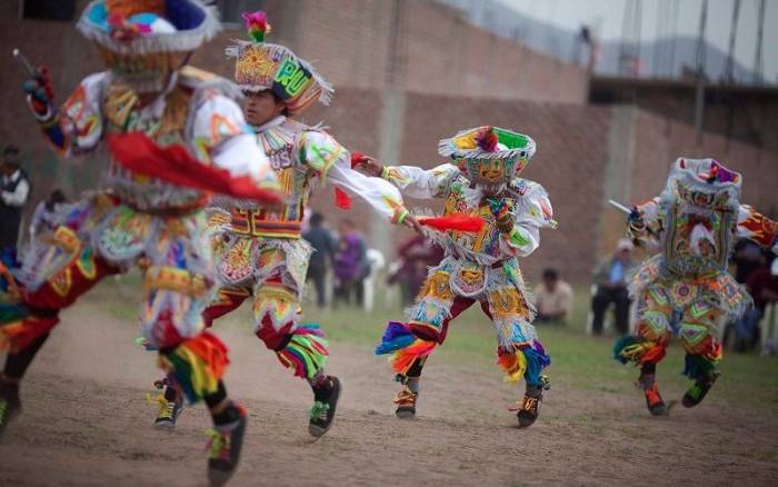 Танец с ножницами