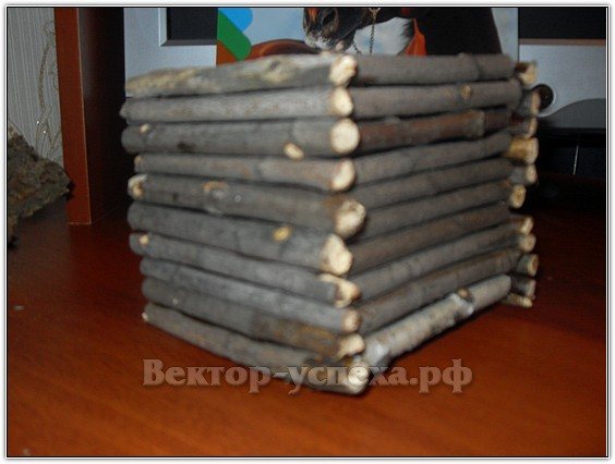 Избушка на курьих ножках своими руками из природного материала