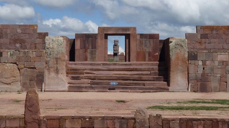 Загадочные постройки в Тиуанако