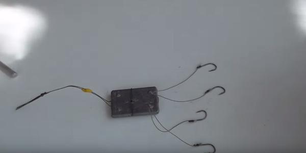 Крепим поводки к петле 1