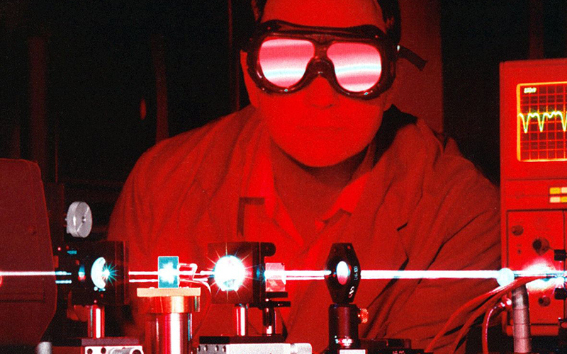 Инженер оптико-электронных приборов