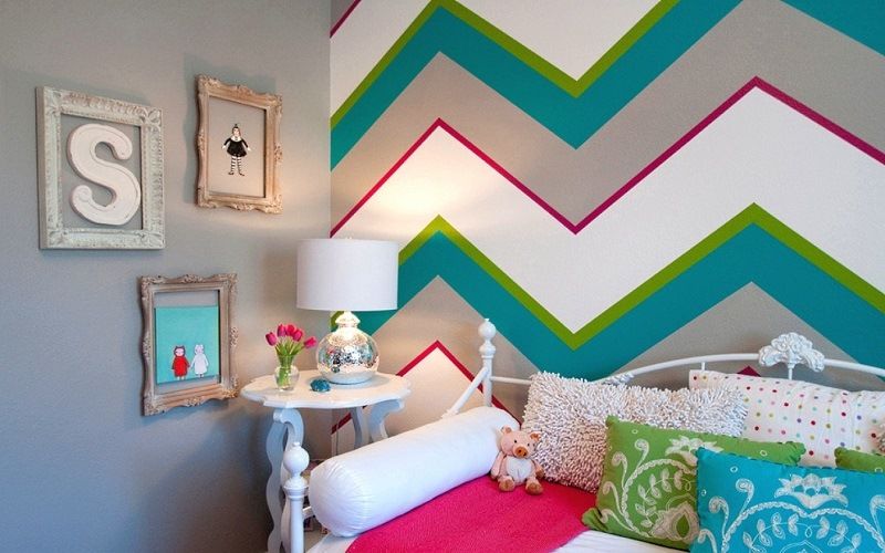 Геометрический узор в покраске стен