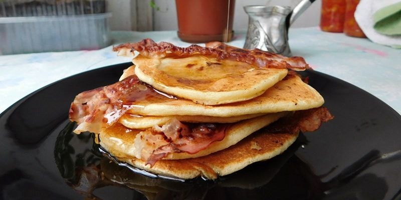 Блинчики с беконом