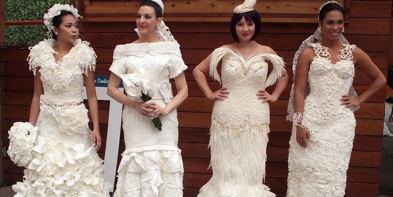 Свадебные платья из туалетной бумаги