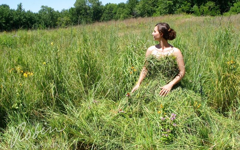 Платье из травы