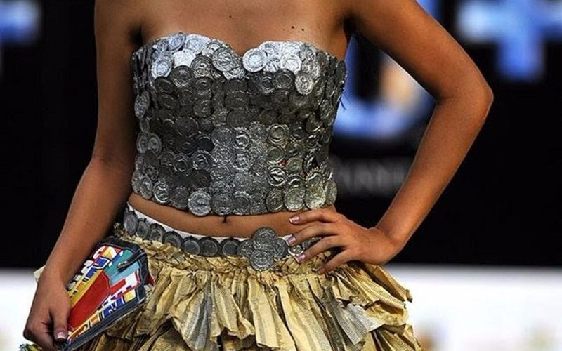 Наряд из алюминиевых банок