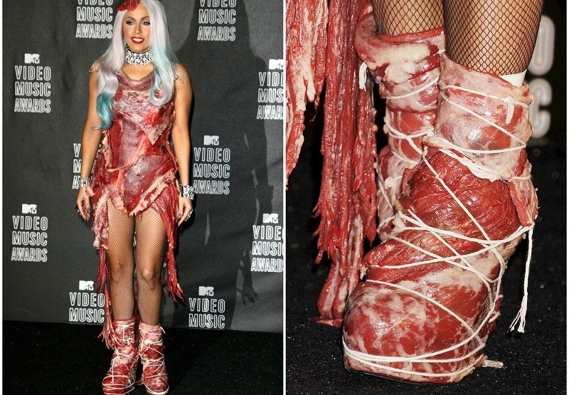 "Мясное" плвтье Леди Гаги