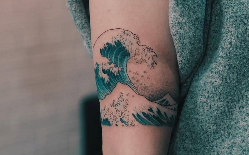 Тату «Большая волна в Канагве»