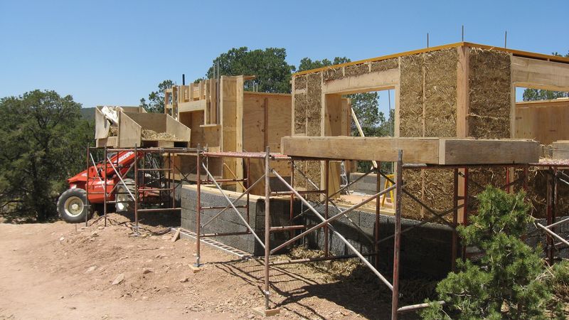 Строительство дома из соломы