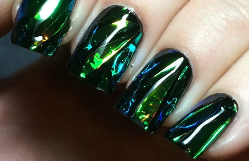 Маникюр «Битое стекло»