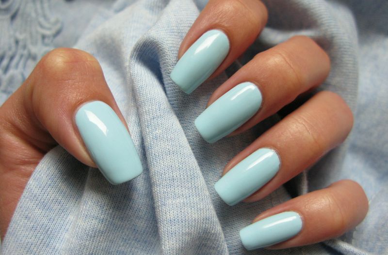 Однотонный маникюр