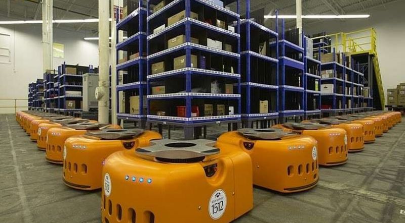 Грузчики-роботы на складе Amazon