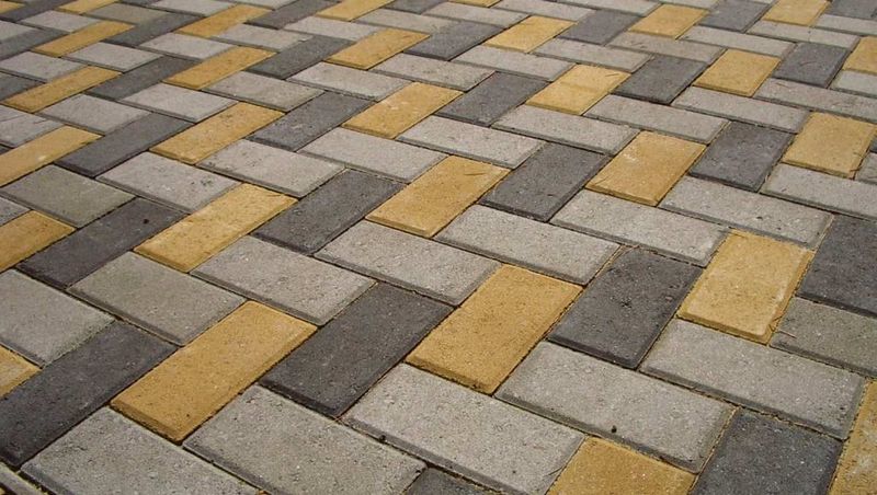 Вибропрессованная тротуарная плитка