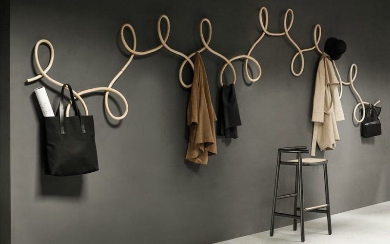 Оригинальные вешалки для прихожей