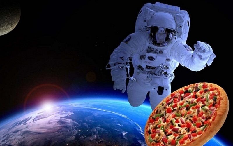 Пицца в космосе