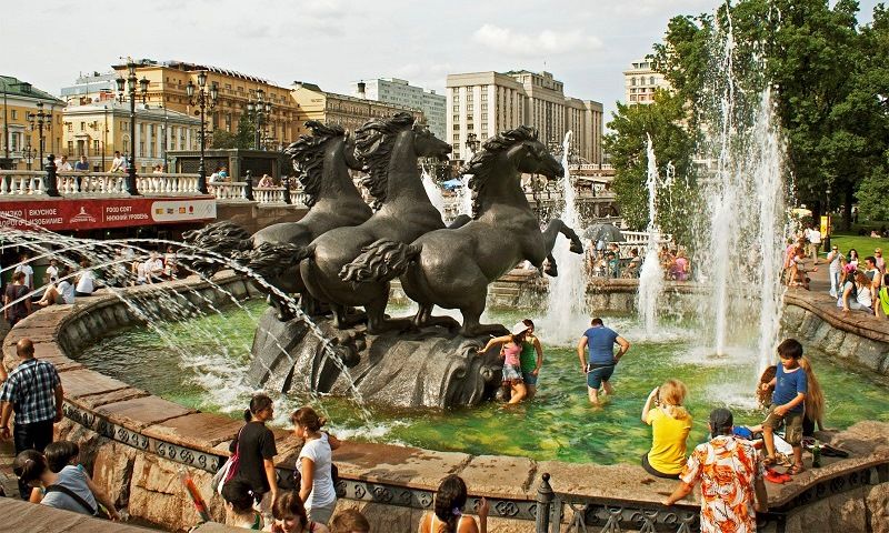 Фонтан "Гейзер" на Манежной площади