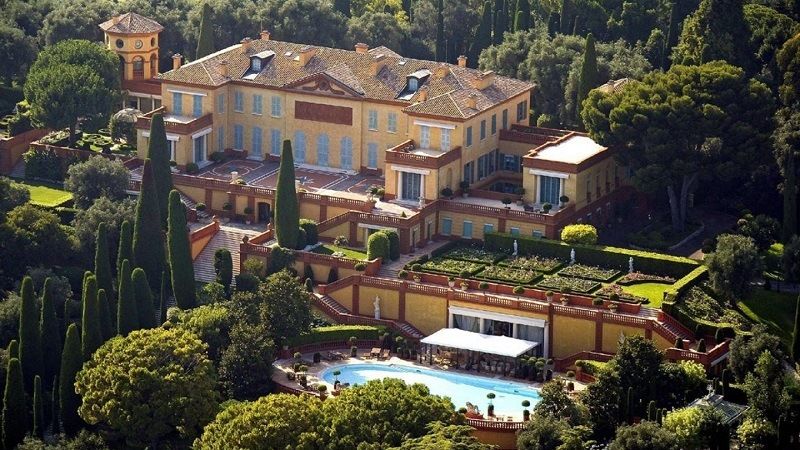 Вилла Леопольда, Франция