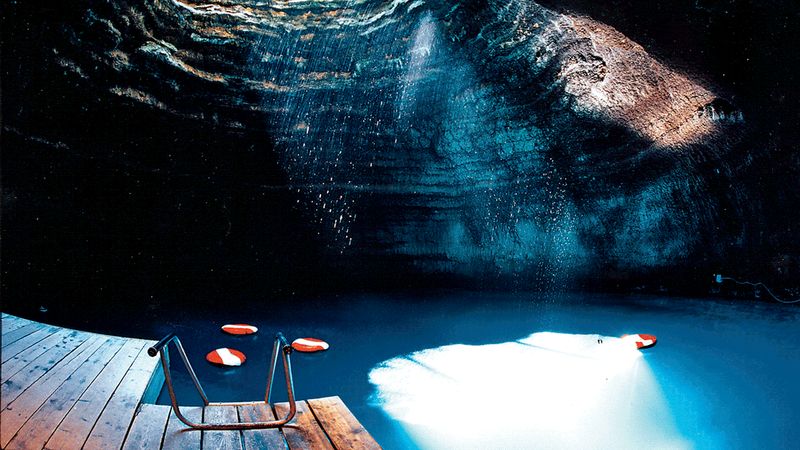 Бассейн в пещере