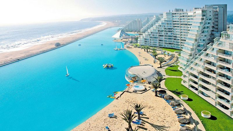 Бассейн в отеле San Alfonso del Mar