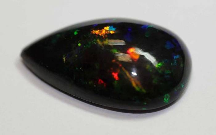 Черный опал