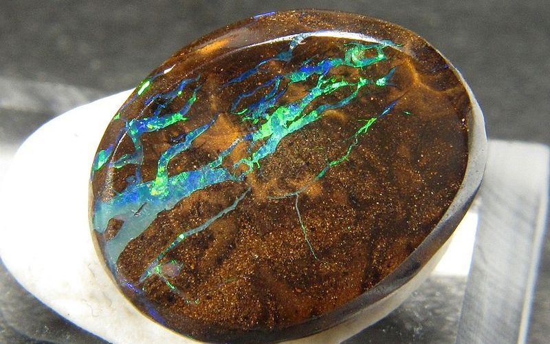 Болдер опал