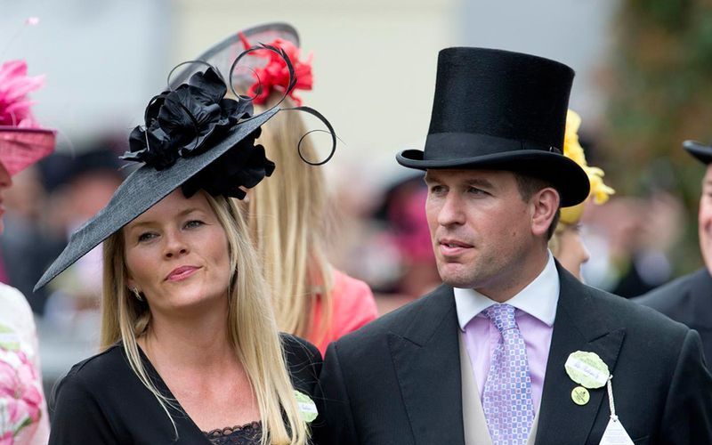 Леди и джентельмен на скачках