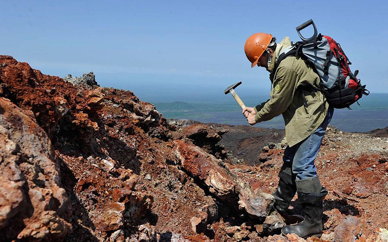 Геологоразведчик