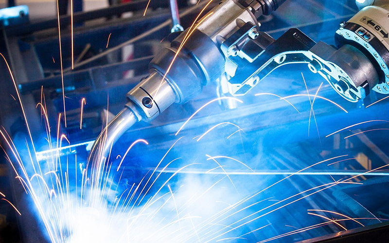 Работа сварочного аппарата